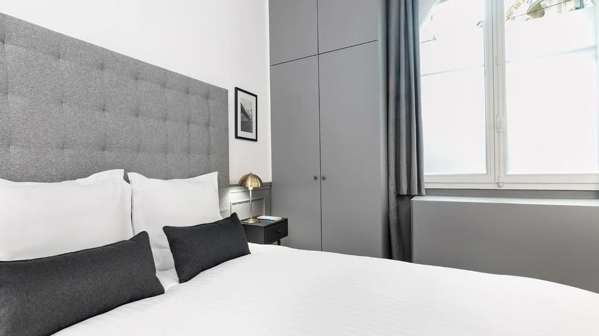 Livinparis - Luxury A/c 4 Bedrooms Auteuil Eiffel Tower Paris